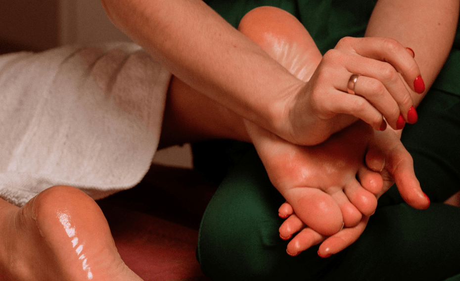 Варто замовити масаж стоп, якщо хочете: - 1